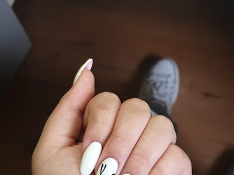 Happy Nails