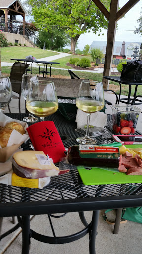 Winery «Wild Sun Winery», reviews and photos, 4830 Pioneer Rd, Hillsboro, MO 63050, USA