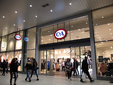 C&A Marszałkowska 104/122, 00-901 Warszawa, Polska