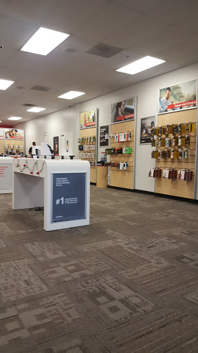 Cell Phone Store «Verizon Authorized Retailer - A Wireless», reviews and photos, 9141 Alaking Ct #119, Capitol Heights, MD 20743, USA