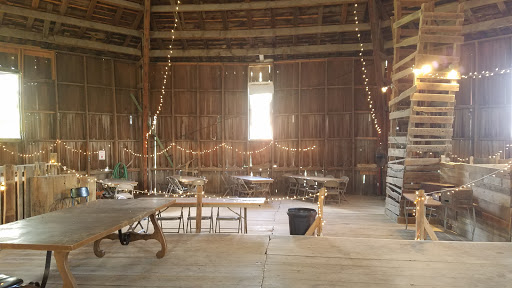 Tourist Attraction «Secrest 1883 Octagonal Barn», reviews and photos, 5750 Osage St SE, West Liberty, IA 52776, USA