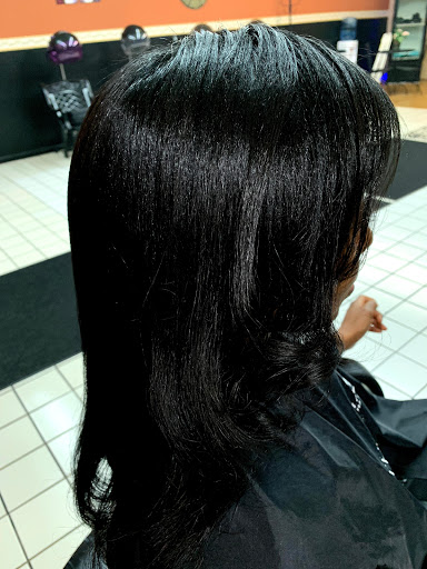 Beauty Salon «Queen B Beauty & Hair Salon», reviews and photos, 1588 Veterans Memorial Hwy SW #204, Austell, GA 30168, USA