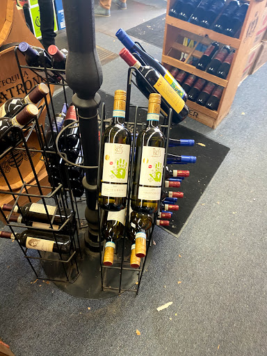 Liquor Store «West Hills Wines & Liquors», reviews and photos, 1720 New York Ave, Huntington Station, NY 11746, USA