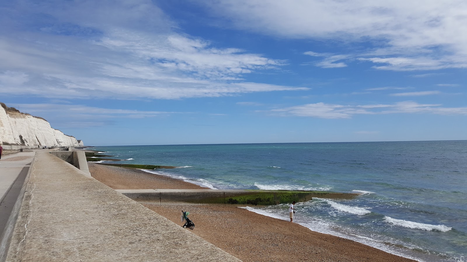 Foto von Strand von Rottingdean mit sehr sauber Sauberkeitsgrad