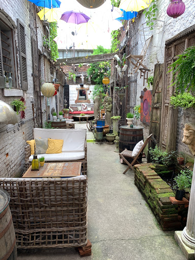 Home Goods Store «Red Tree Furniture», reviews and photos, 701 E Market St, Louisville, KY 40202, USA