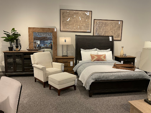 Furniture Store «La-Z-Boy Furniture Galleries», reviews and photos, 100 Quinn Dr, Pittsburgh, PA 15275, USA