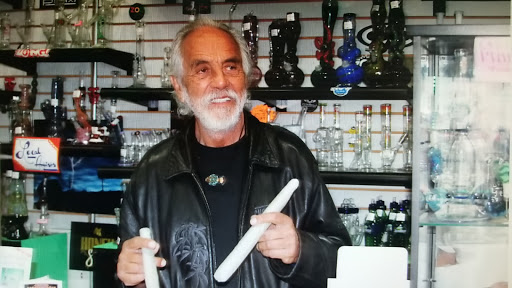 Tobacco Shop «BDT Smoke Shops», reviews and photos, 21640 John R Rd, Hazel Park, MI 48030, USA