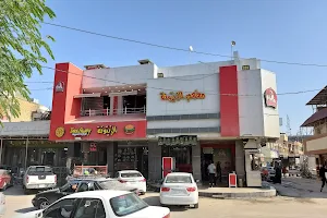مطعم الزيتونة image