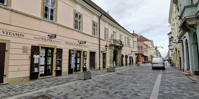 Értékelések erről a helyről: Esterházy-palota, Győr - Múzeum