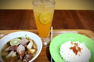 Soto Sapi Depan Poltabes(warung Sobat) Cabang Kuta image