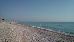Foto von Spiaggia di Scerne und die siedlung