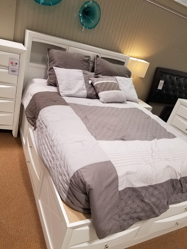 Furniture Store «Value City Furniture», reviews and photos, 4095 Richmond Rd, Warrensville Heights, OH 44122, USA