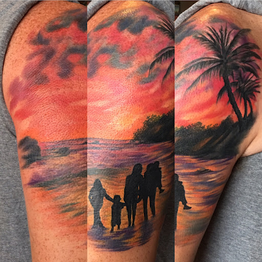 Tattoo Shop «Moth Studio», reviews and photos, 428 W Commercial St, Springfield, MO 65803, USA