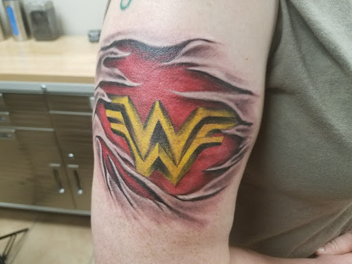 Tattoo Shop «Island Ink Tattoo», reviews and photos, 1215 Miracle Strip Pkwy SE, Fort Walton Beach, FL 32548, USA