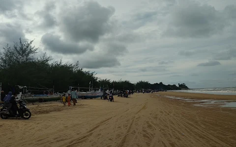 Pantai Badur image