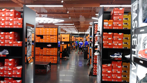 Clothing Store «Nike Factory Store», reviews and photos, 11401 NW 12th St #224, Miami, FL 33172, USA