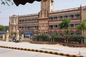Seth Gyaniram Bansidhar Podar College image