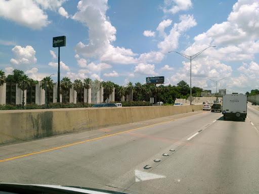 Shopping Mall «Acadian Village Shopping Center», reviews and photos, 3535 Perkins Rd, Baton Rouge, LA 70808, USA