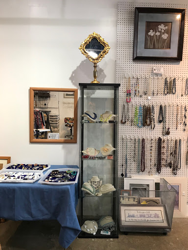 Thrift Store «Pennywise Thrift Shop», reviews and photos, 144 Church St NE, Vienna, VA 22180, USA