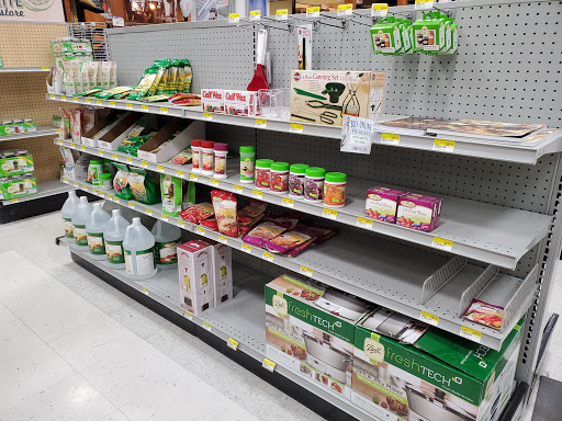 Animal Feed Store «Wilco Farm Store», reviews and photos, 734 McClaine St, Silverton, OR 97381, USA