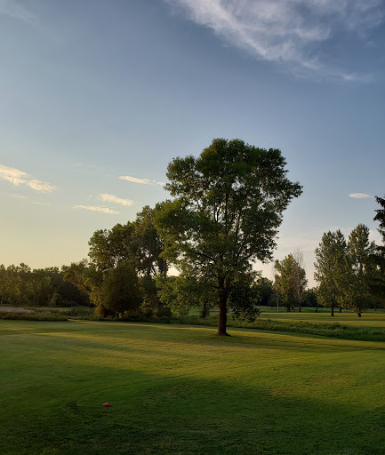 Golf Course «Irish Greens Golf Club & Restaurant», reviews and photos, 2946 Logtown Rd, Oconto, WI 54153, USA