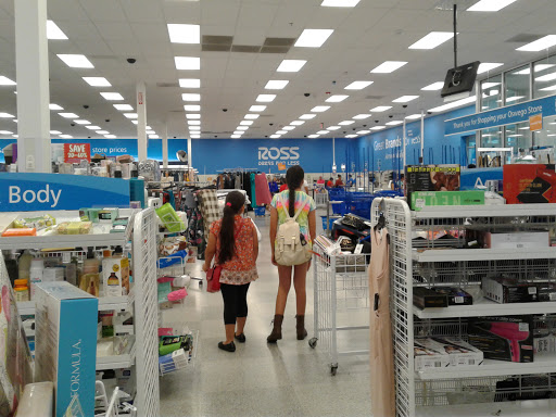 Clothing Store «Ross Dress for Less», reviews and photos, 1720 Douglas Rd, Oswego, IL 60543, USA