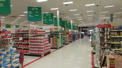 Department Store «Target», reviews and photos, 3885 E Main St, St Charles, IL 60174, USA