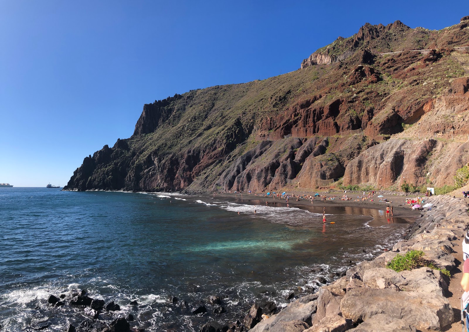 Zdjęcie Playa de Las Gaviotas z powierzchnią szary piasek