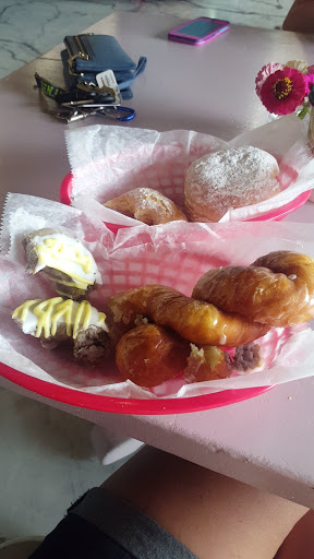 Donut Shop «Donut Central», reviews and photos, 1504 Central Ave, Columbus, IN 47201, USA