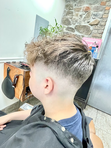 Barber Shop «Basement Barber Shop», reviews and photos, 400 Victory Blvd, Staten Island, NY 10301, USA