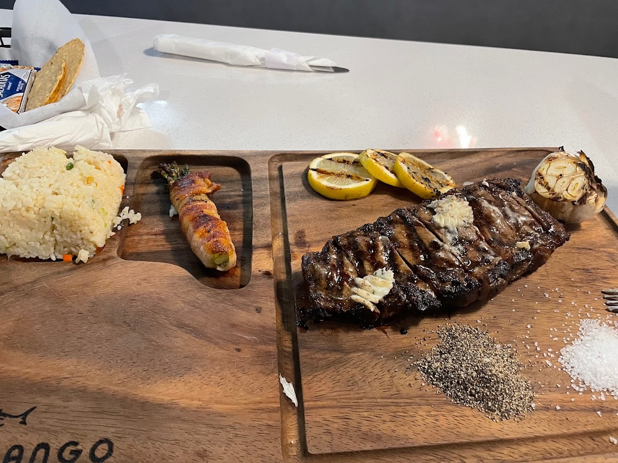Cayomango Steak, Seafood & Drinks