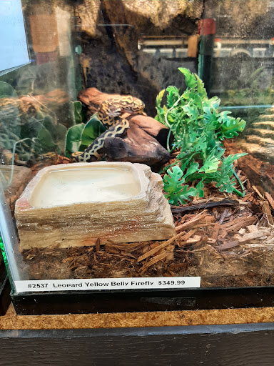 Pet Supply Store «Pet Finatics», reviews and photos, 3150 Navarre Ave, Oregon, OH 43616, USA
