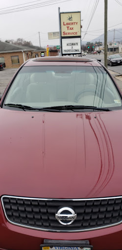 Auto Body Shop «Maaco Collision Repair & Auto Painting», reviews and photos, 1711 Williamson Rd NE, Roanoke, VA 24012, USA