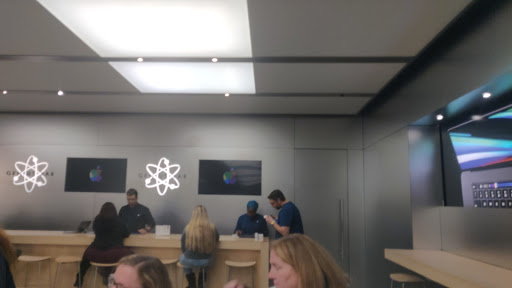 Computer Store «Apple Cherry Hill», reviews and photos, 2000 NJ-38, Cherry Hill, NJ 08002, USA