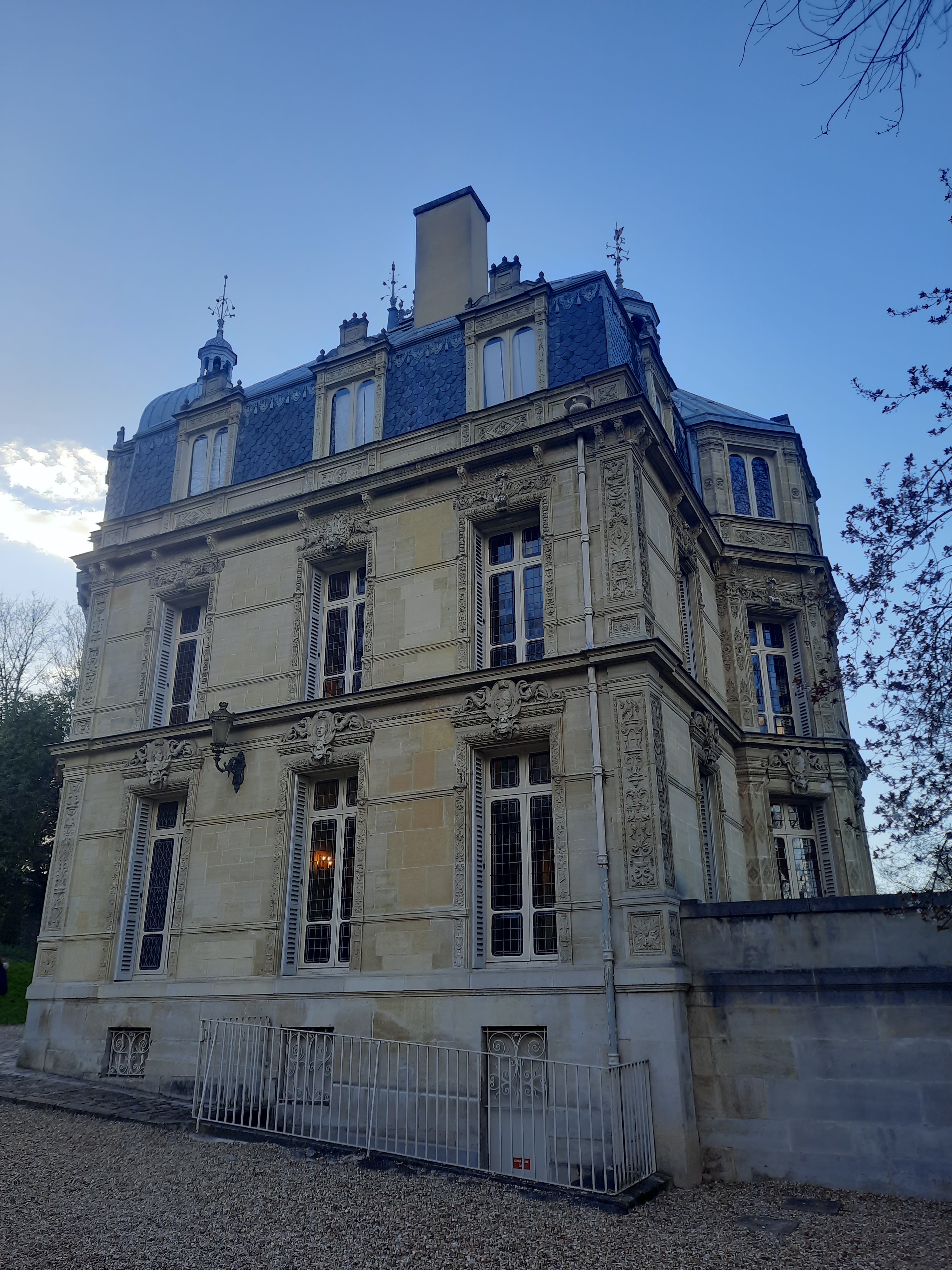 Photo n° 41 de l'avis de L.i fait le 19/03/2023 à 20:22