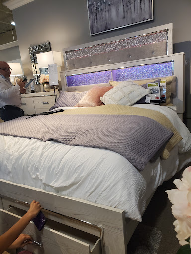 Furniture Store «Ashley HomeStore», reviews and photos, 1301 W Osceola Pkwy, Kissimmee, FL 34741, USA