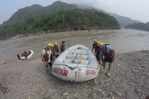 River rafting in rishikesh | Earth travels pvt ltd image