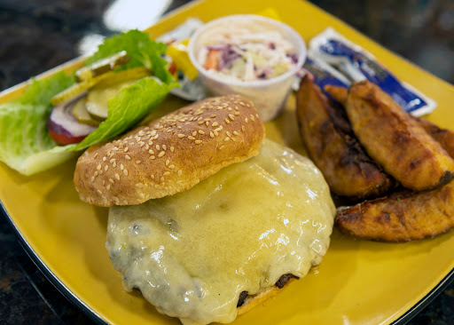 Liquor Store «Pine Knob Wine Shoppe», reviews and photos, 5726 Maybee Rd, Village of Clarkston, MI 48346, USA