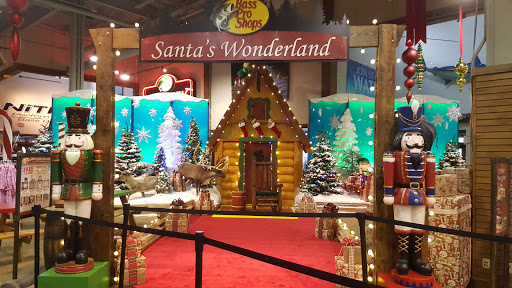 Sporting Goods Store «Bass Pro Shops», reviews and photos, 4500 Baldwin Rd, Auburn Hills, MI 48326, USA