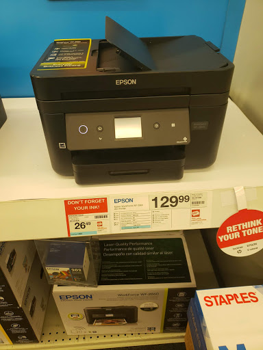 Office Supply Store «Staples», reviews and photos, 43313 Woodward Ave, Bloomfield Hills, MI 48302, USA