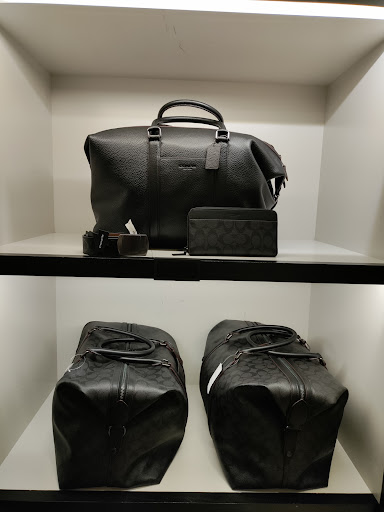 Outlet Mall «Tanger Outlet Savannah», reviews and photos, 200 Tanger Outlet Blvd, Pooler, GA 31322, USA