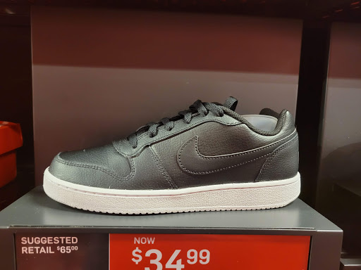 Shoe Store «Shoe Palace», reviews and photos, 8155 Camino Arroyo #13, Gilroy, CA 95020, USA