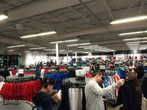 Clothing Store «Nike Clearance Store», reviews and photos, 5209 International Dr, Orlando, FL 32819, USA