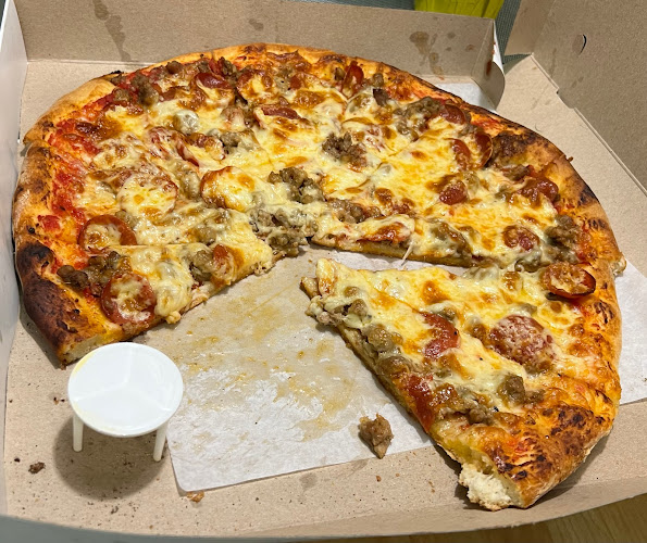 #1 best pizza place in Simi Valley - Chi-Chi's Pizza