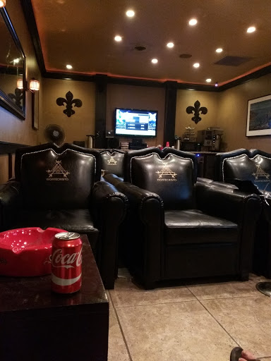 Tobacco Shop «Eight To Eight Tobacco», reviews and photos, 300 E St Charles Rd, Villa Park, IL 60181, USA