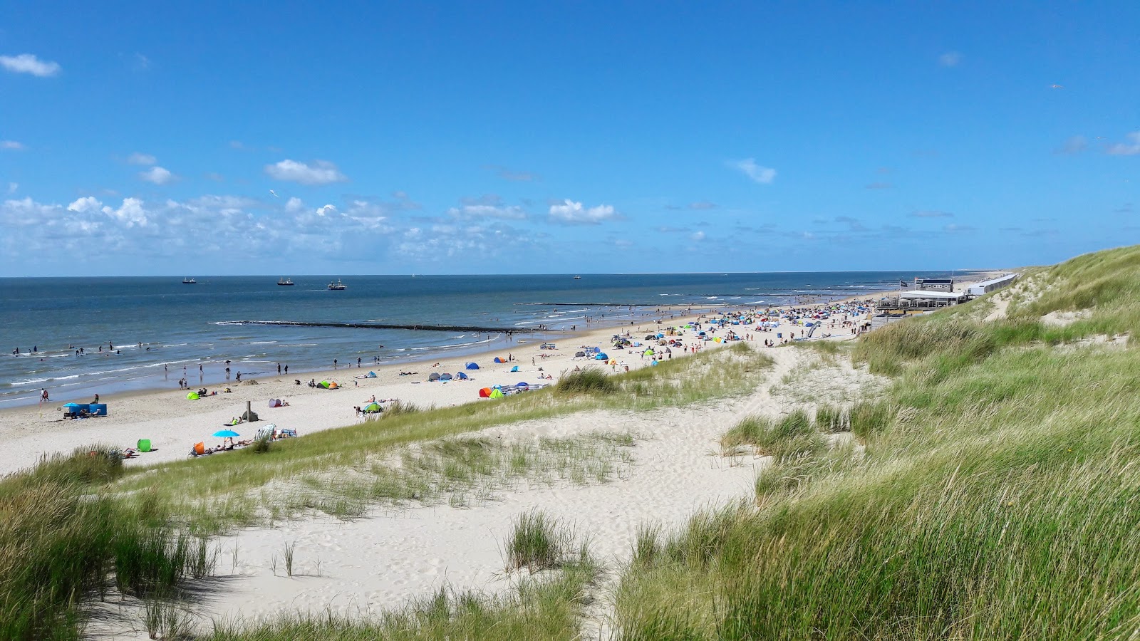 Strand Julianadorp的照片 带有明亮的沙子表面