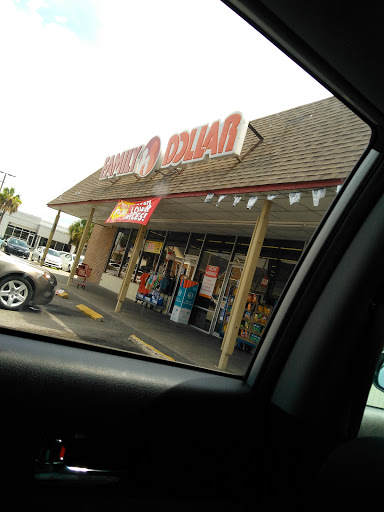 FAMILY DOLLAR, 304 N Jefferson St, Dublin, GA 31021, USA, 