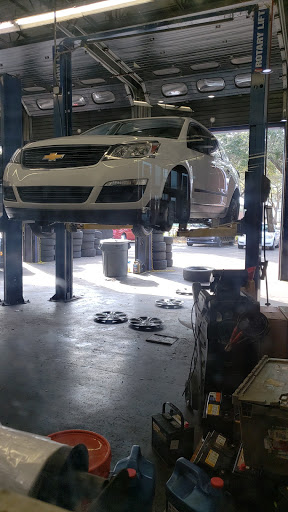 Auto Parts Store «Pep Boys Auto Parts & Service», reviews and photos, 2303 Cortez Rd W, Bradenton, FL 34207, USA