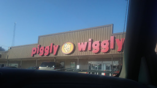 Grocery Store «Piggly Wiggly», reviews and photos, 874 Union St, Shelbyville, TN 37160, USA