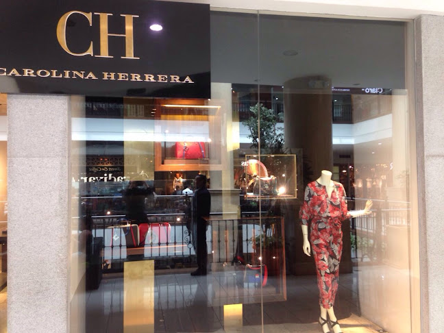 CH Carolina Herrera - Tienda de ropa